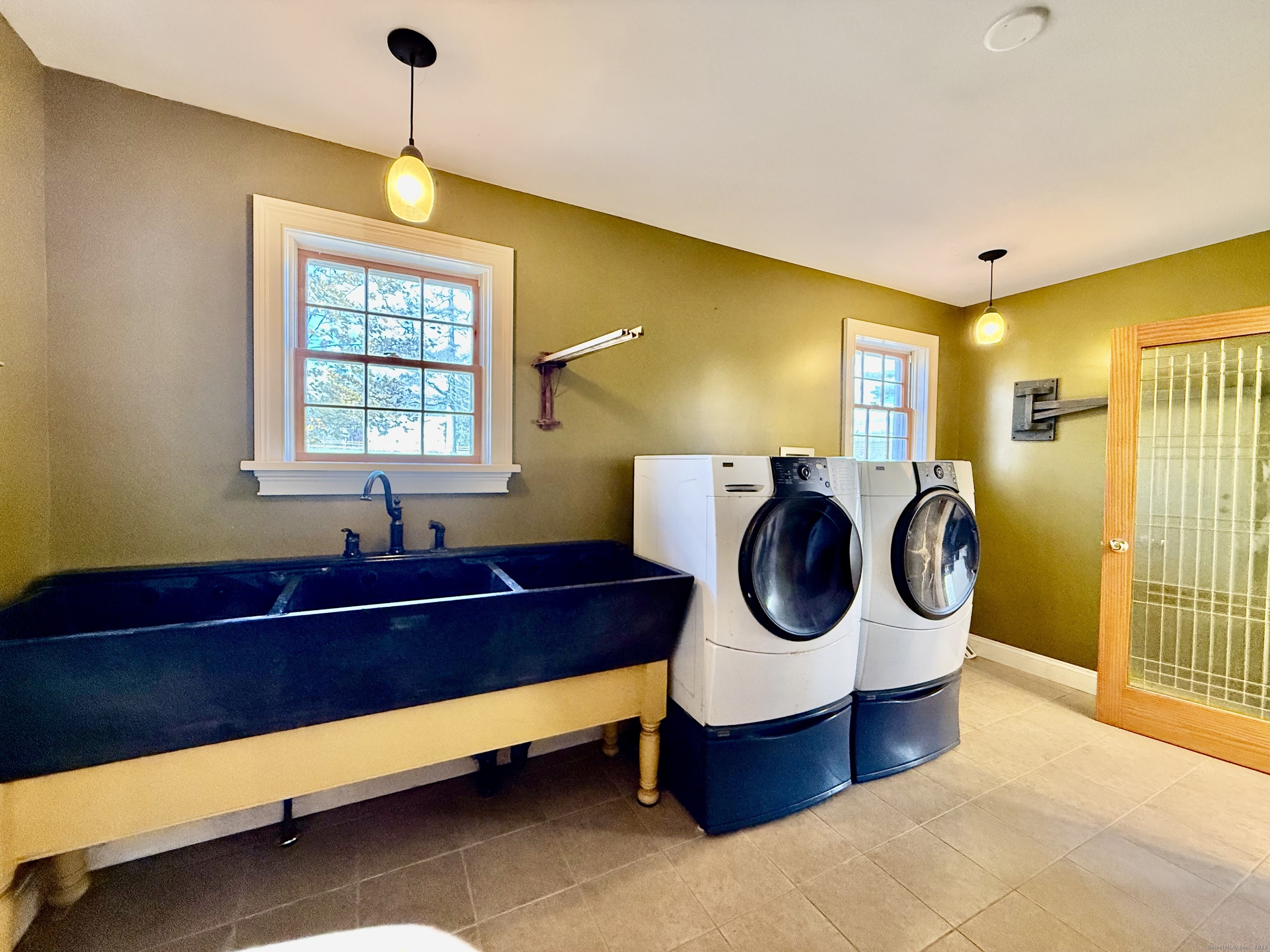 927 Trumbull Highway Lebanon CT 06249