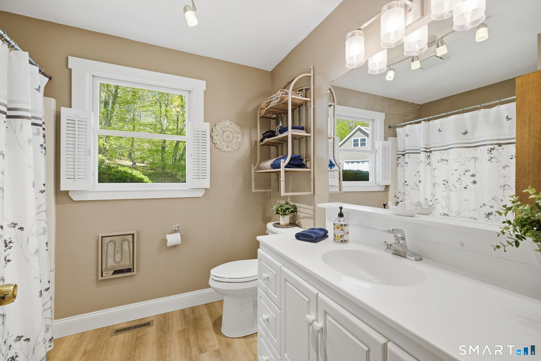 21 East Shore Drive East Haddam CT 06415