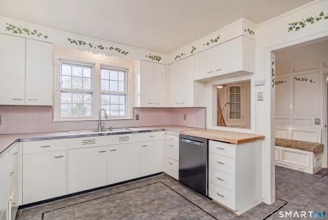 8 Crest Road Danbury CT 06811