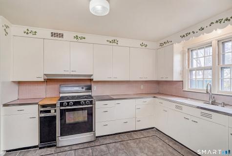 8 Crest Road Danbury CT 06811