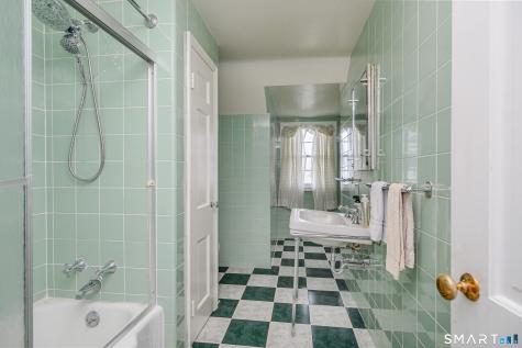 8 Crest Road Danbury CT 06811