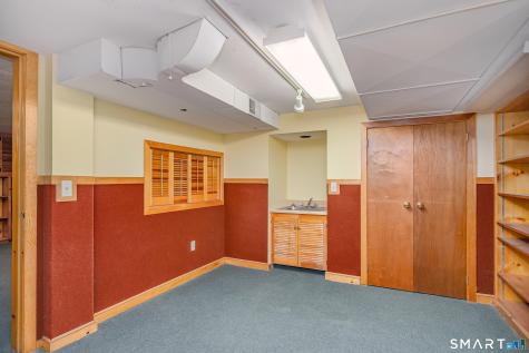 8 Crest Road Danbury CT 06811