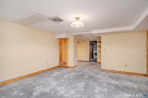 8 Crest Road Danbury CT 06811