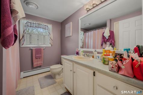 16 Greystone Drive Montville CT 06382