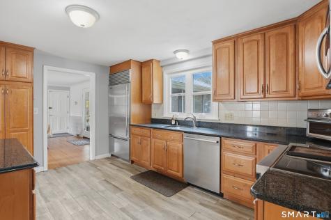 88 Nob Hill Road Cheshire CT 06410