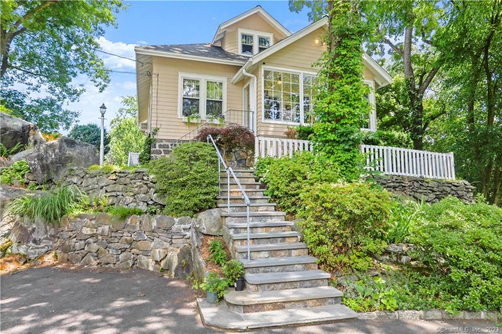 6 Oakledge Circle Norwalk CT 06854