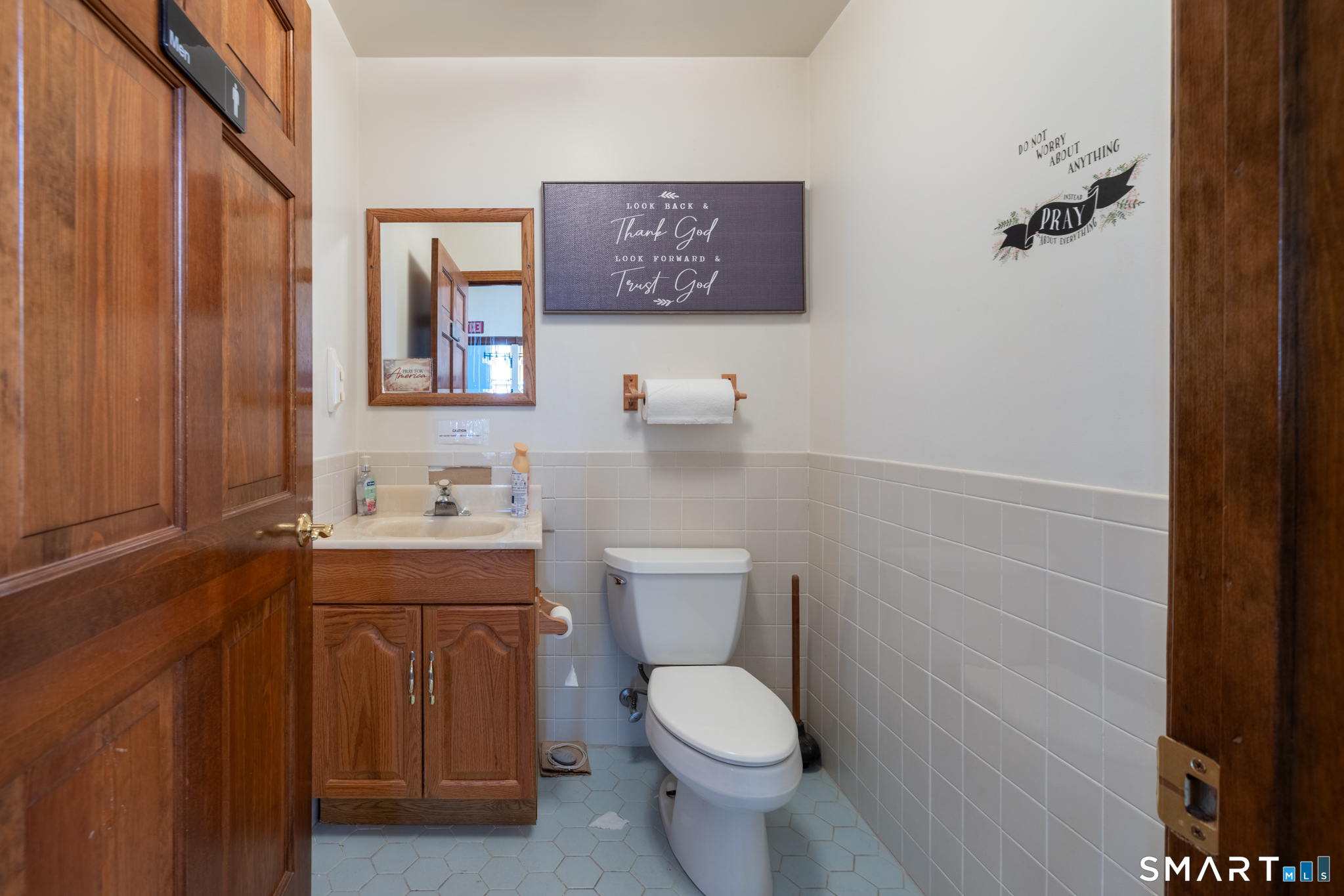 523 West Street Bristol CT 06010