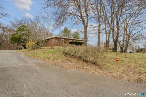 448 Mohegan Avenue Parkway Waterford CT 06375