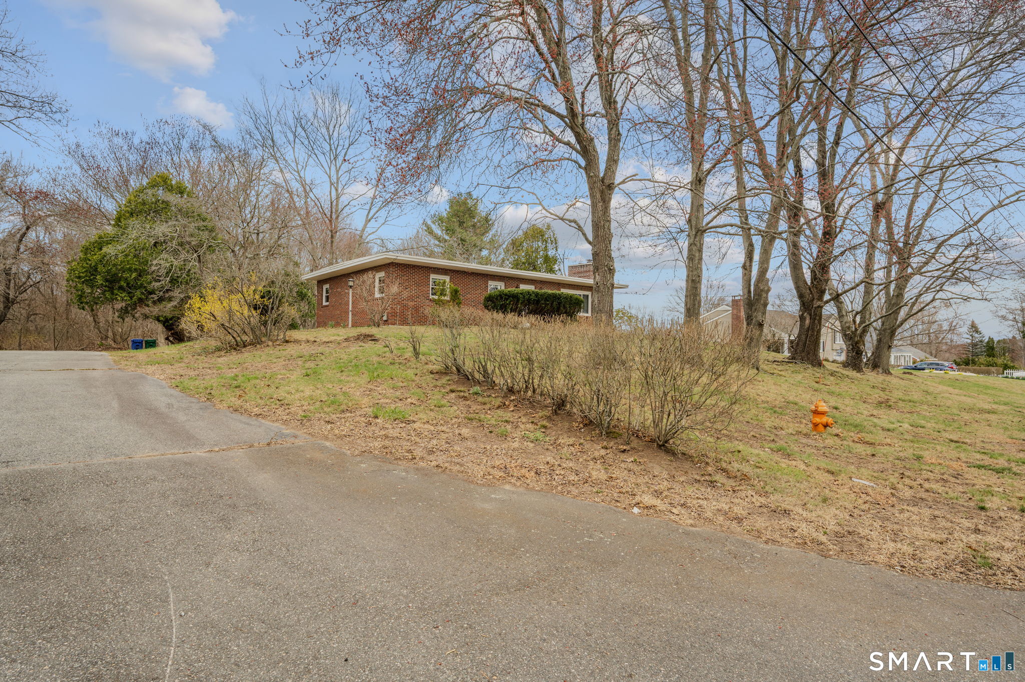 448 Mohegan Avenue Parkway Waterford CT 06375