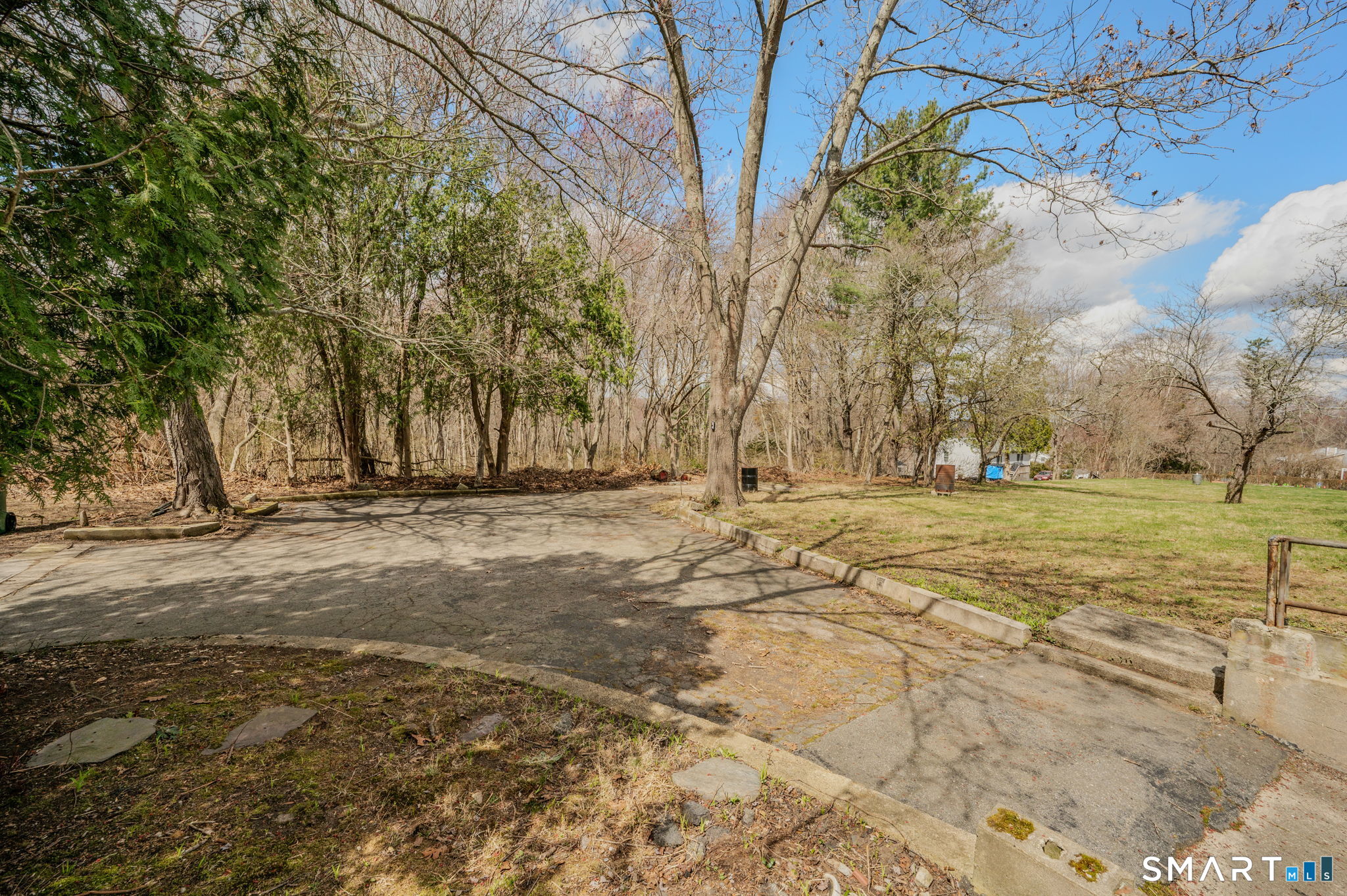 448 Mohegan Avenue Parkway Waterford CT 06375