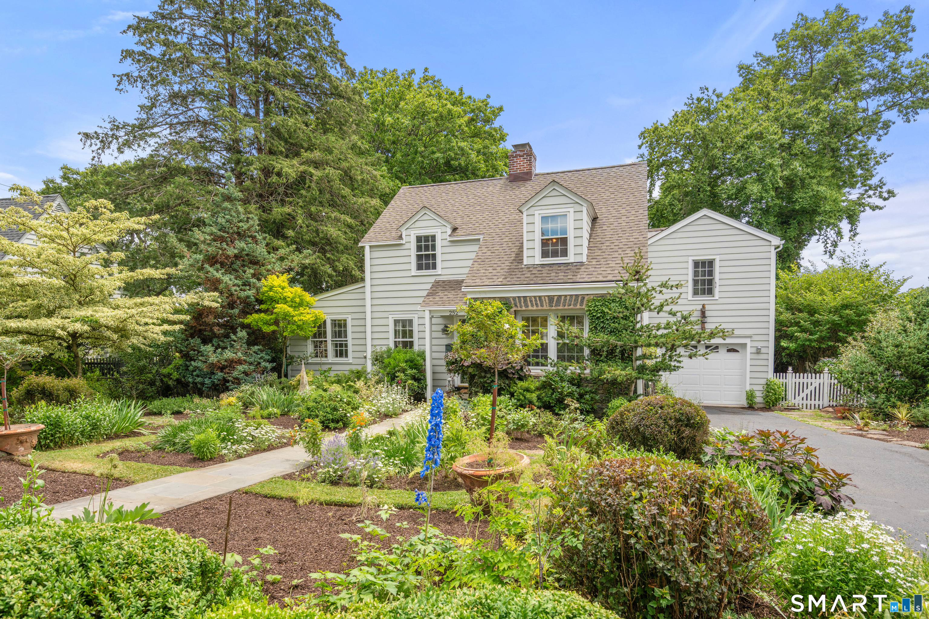 252 Shoreham Village Drive Fairfield CT 06824