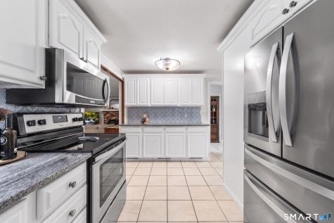 122 Wepawaug Drive Milford CT 06461