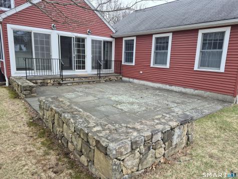 1 Reservoir Road Newtown CT 06470
