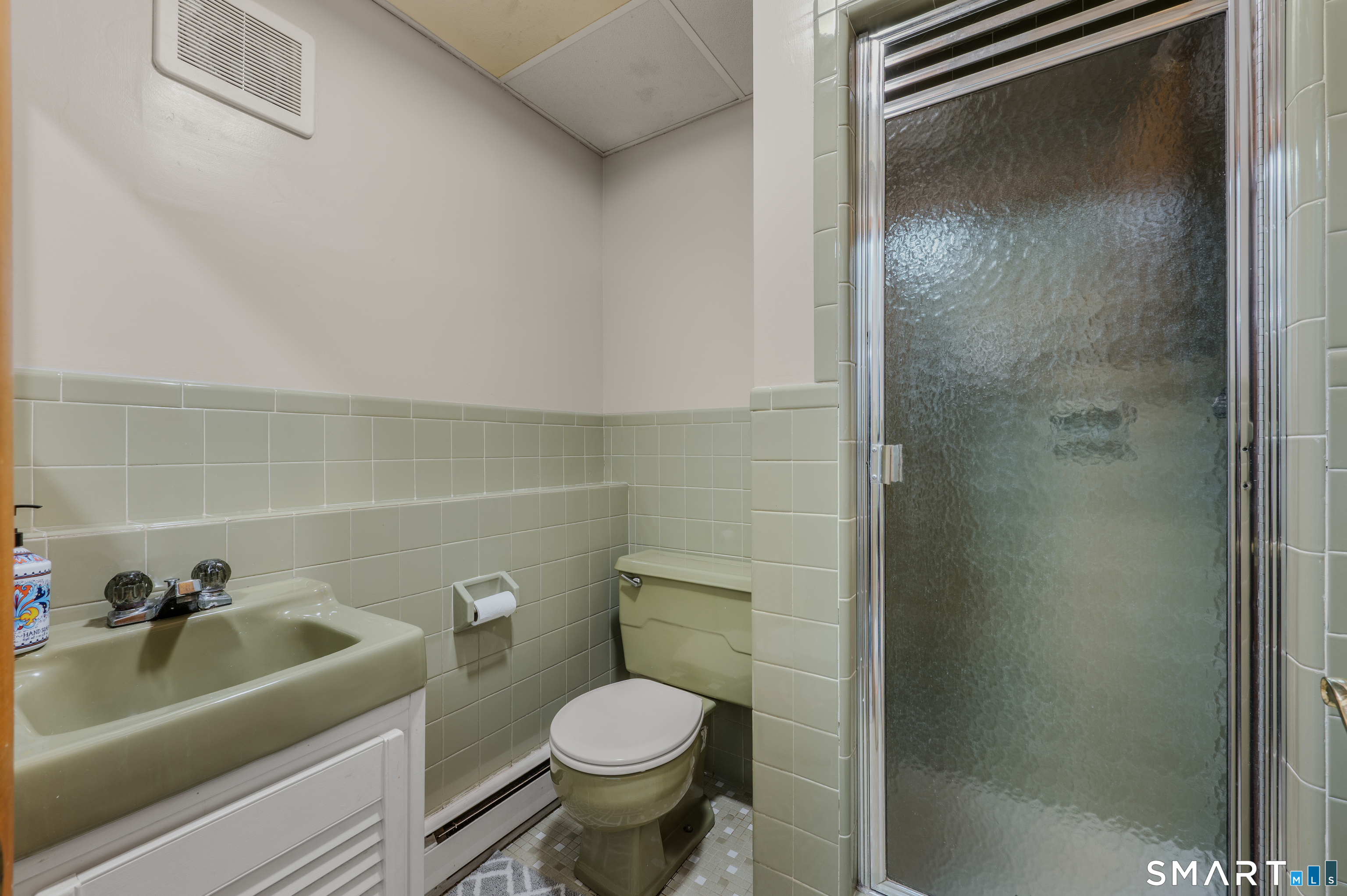 17 Louise Drive East Lyme CT 06357
