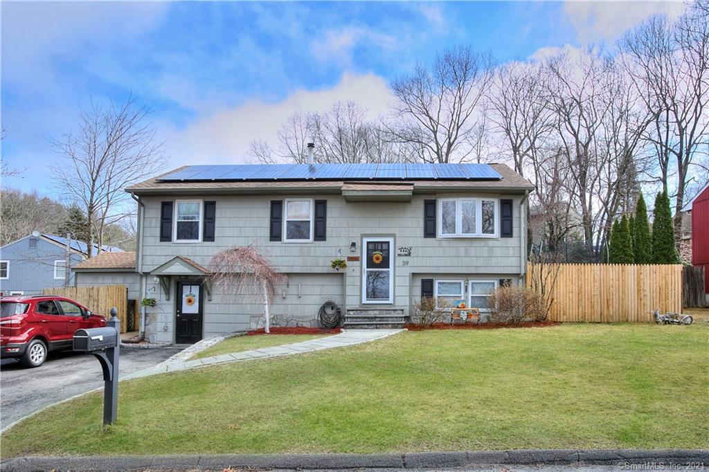 39 Tudor Lane Naugatuck CT 06770