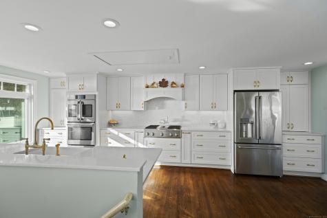 21 Harbor Street Branford CT 06405