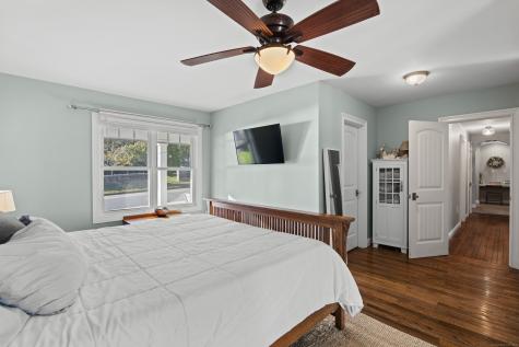 21 Harbor Street Branford CT 06405