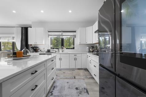6 Vinnie Drive Wethersfield CT 06109