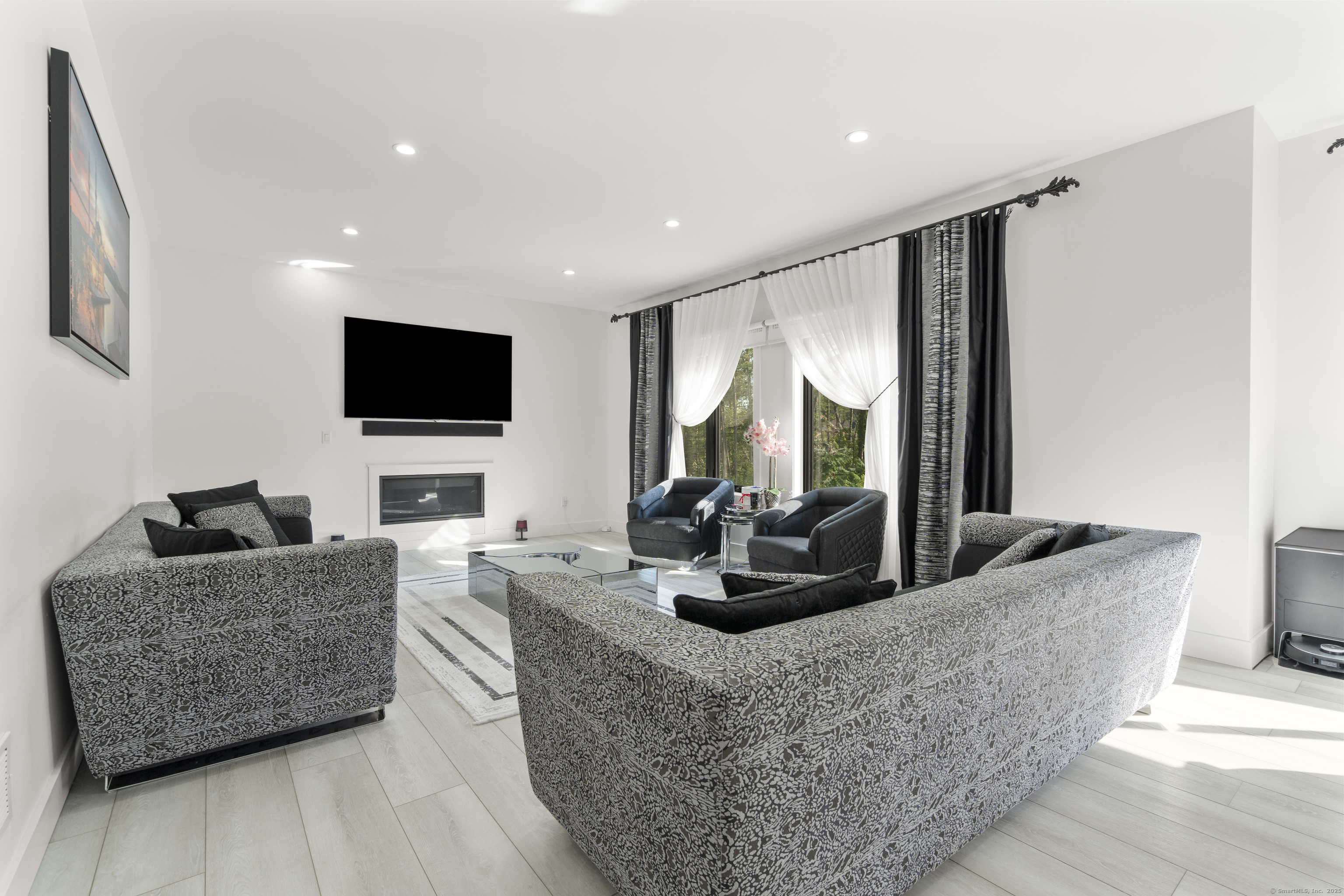 6 Vinnie Drive Wethersfield CT 06109