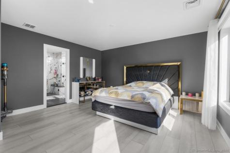 6 Vinnie Drive Wethersfield CT 06109