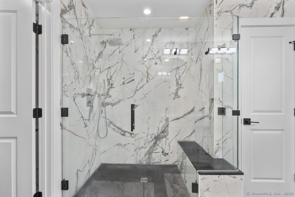 6 Vinnie Drive Wethersfield CT 06109