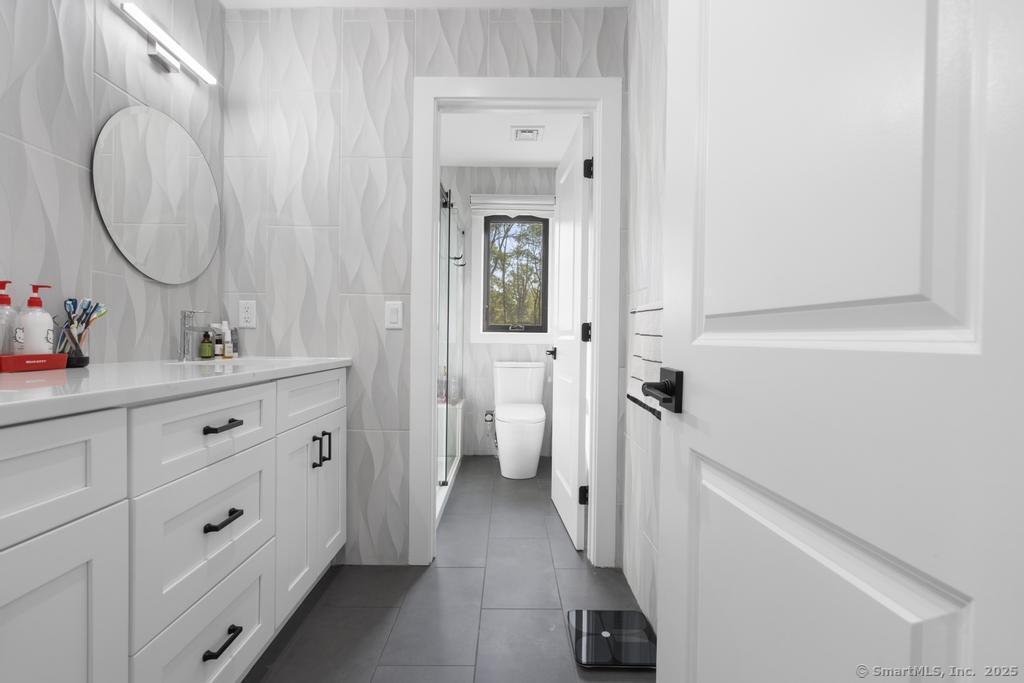 6 Vinnie Drive Wethersfield CT 06109