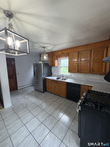 50 Crest Street New London CT 06320