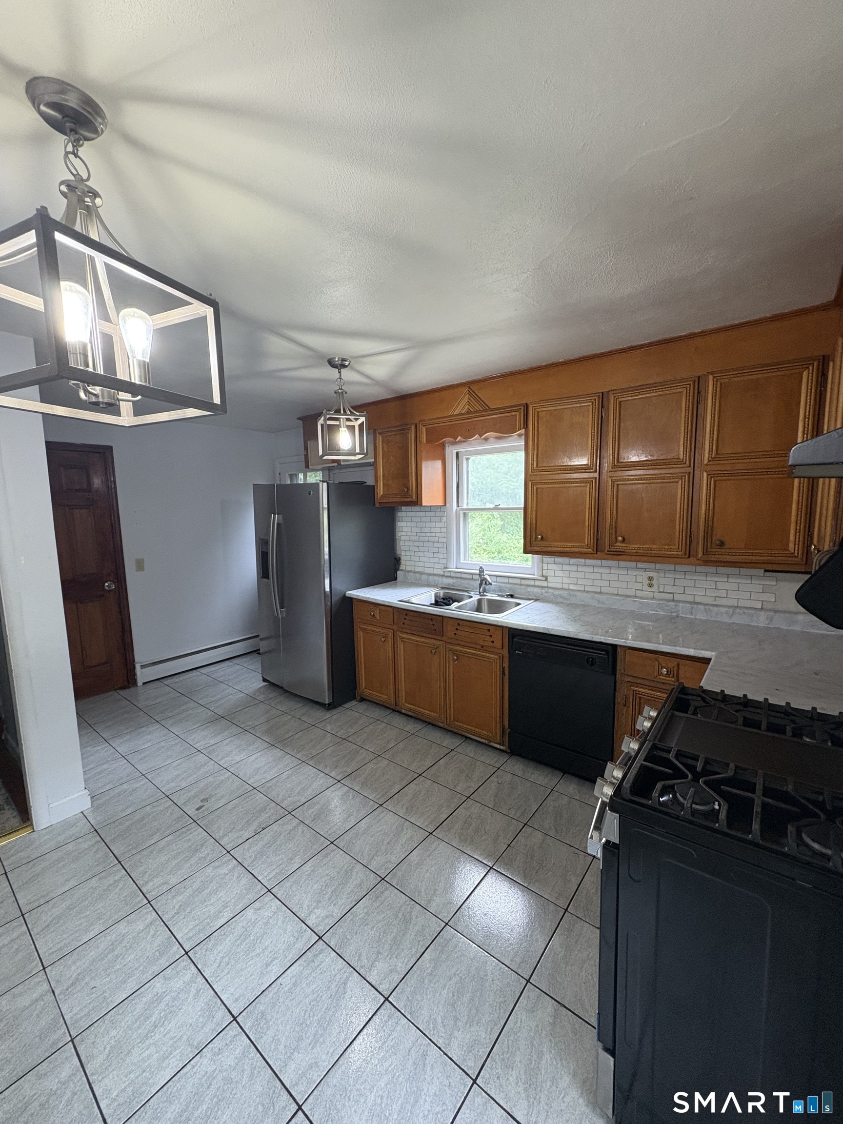 50 Crest Street New London CT 06320