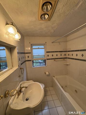 50 Crest Street New London CT 06320