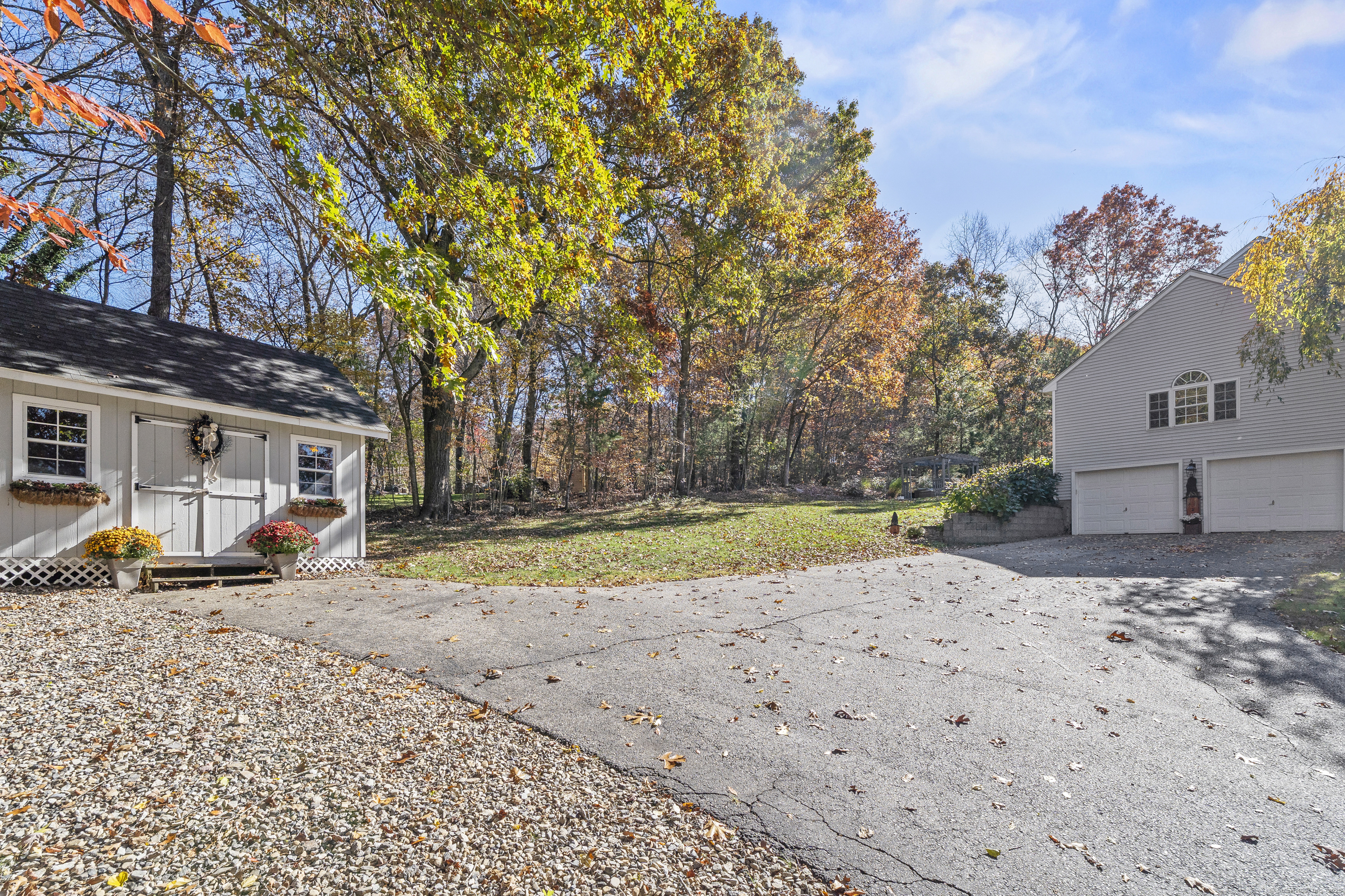 20 Mohegan Lane Hebron CT 06231