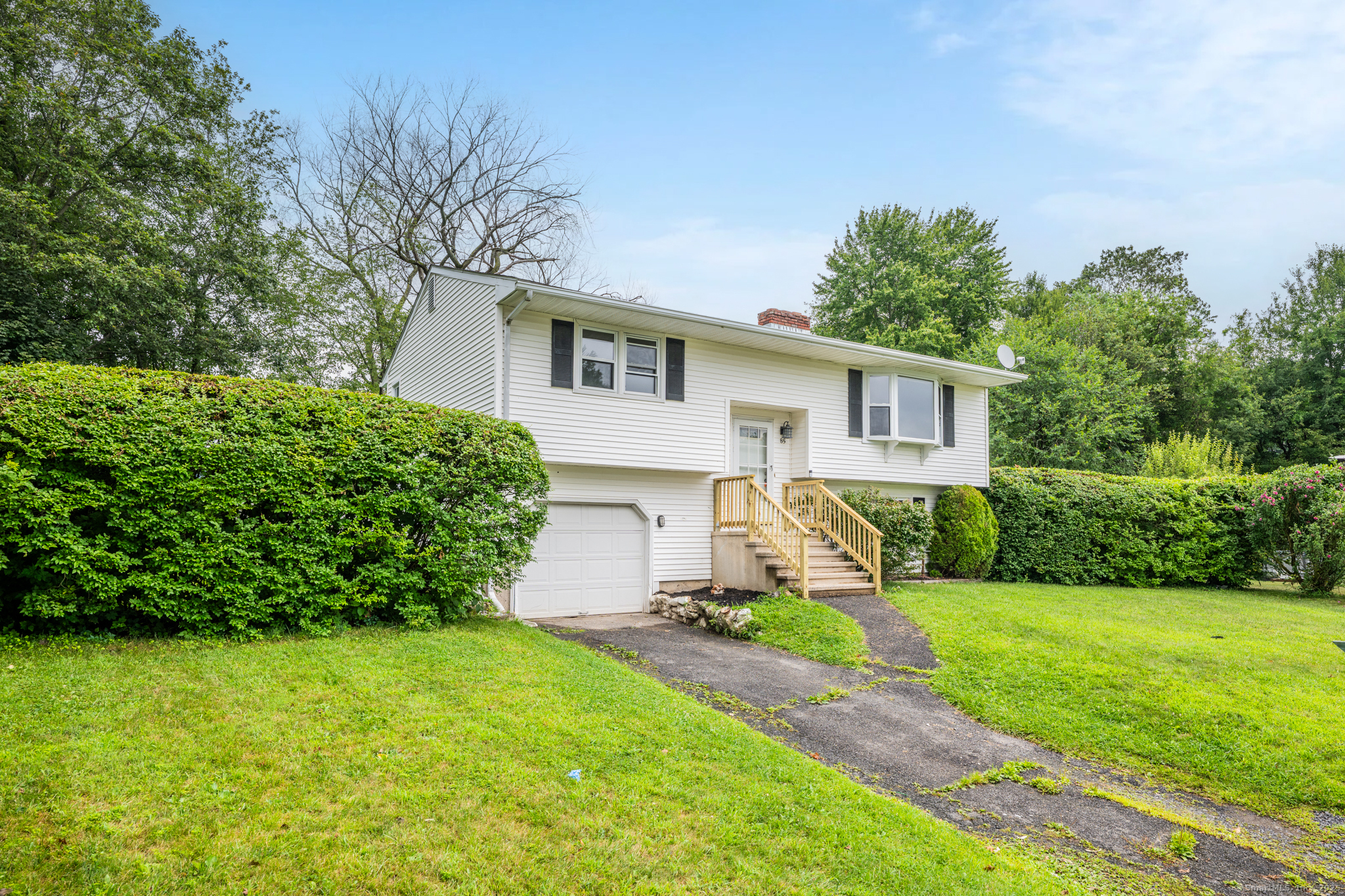 85 Brookfield Road Waterbury CT 06704
