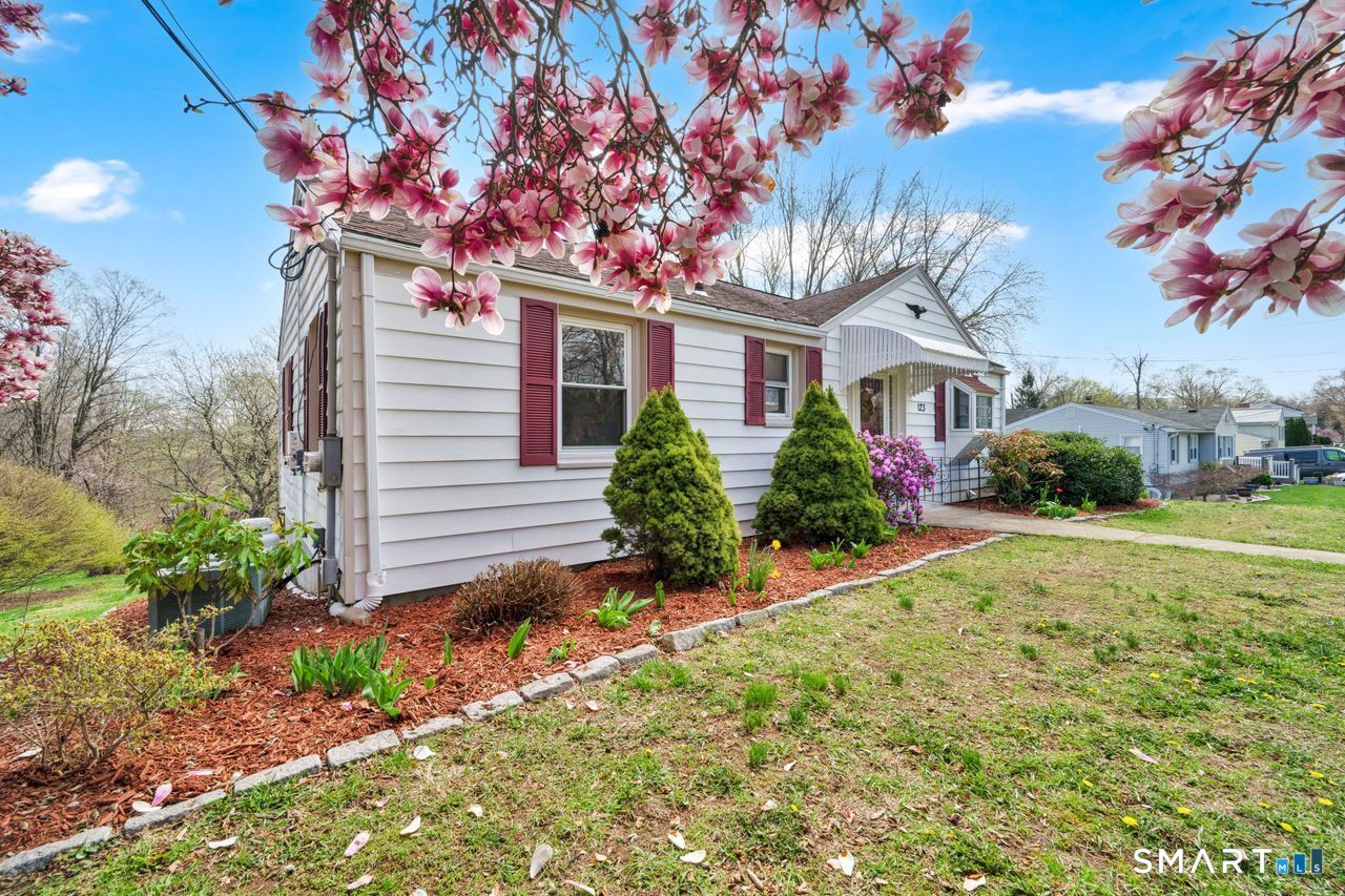 123 Pleasant Avenue East Haven CT 06512