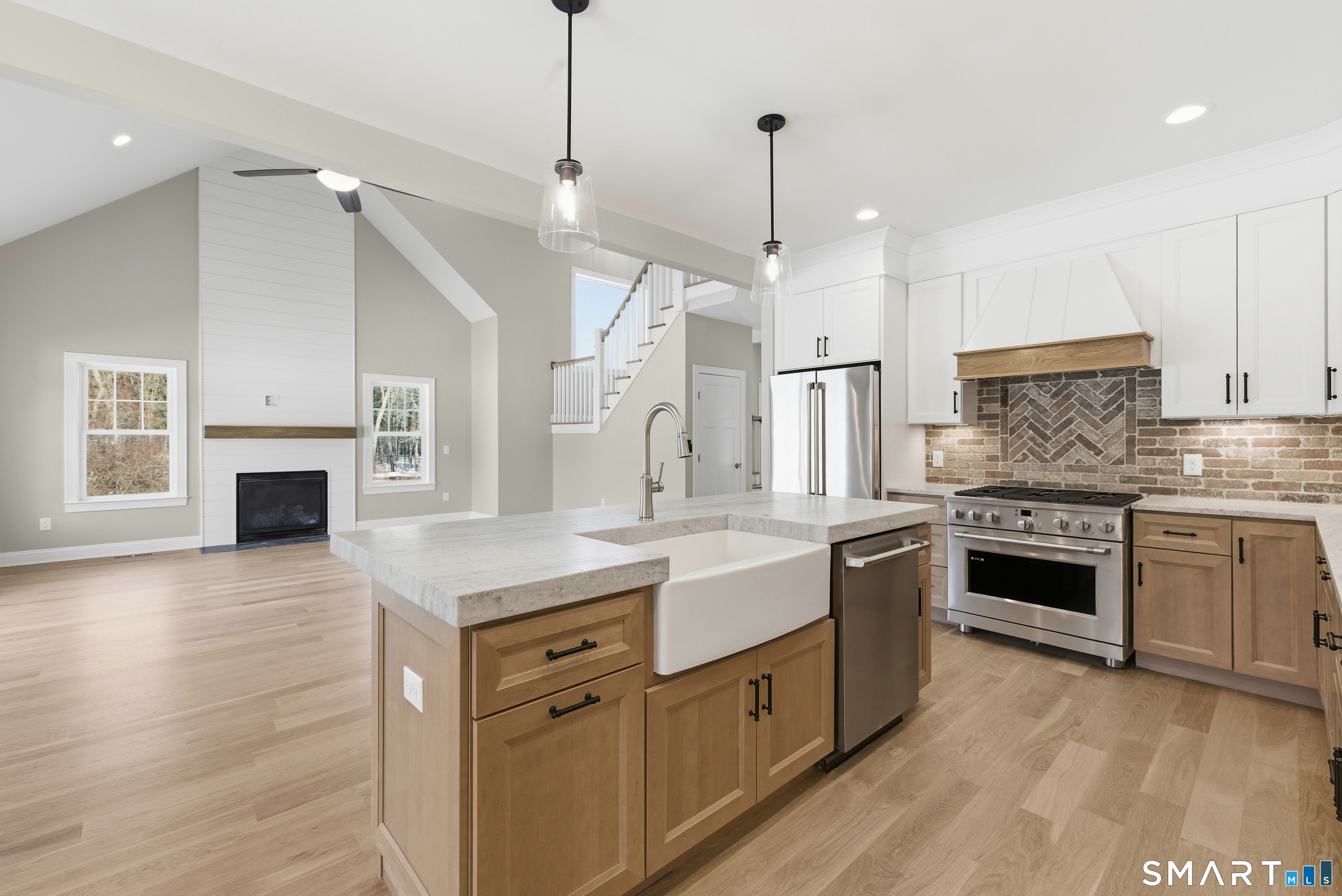 42 Holcomb Street Simsbury CT 06070