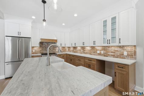 42 Holcomb Street Simsbury CT 06070