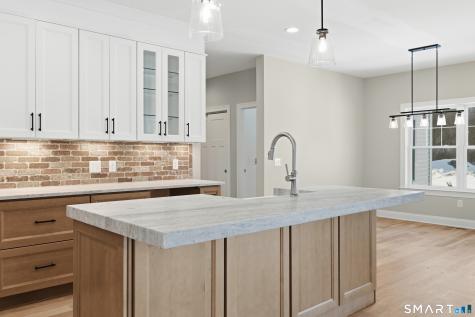 42 Holcomb Street Simsbury CT 06070