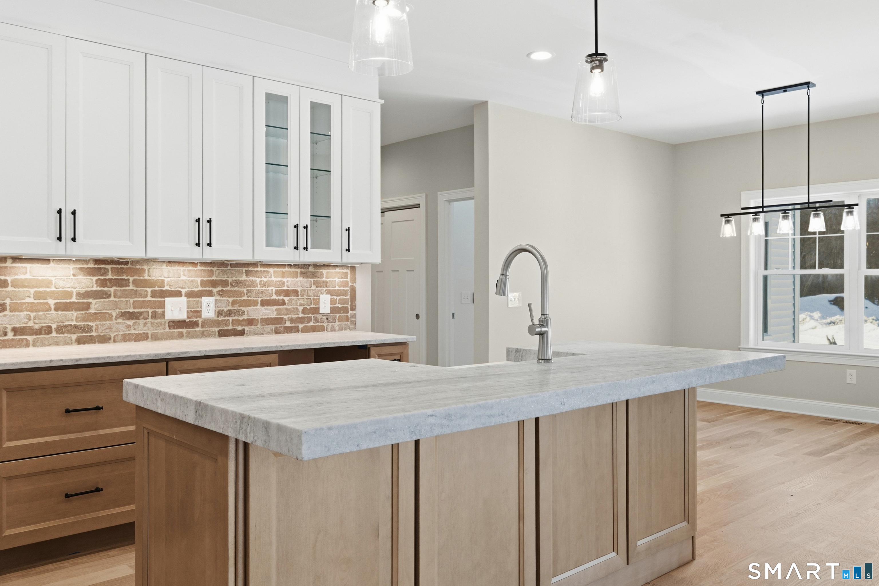 42 Holcomb Street Simsbury CT 06070