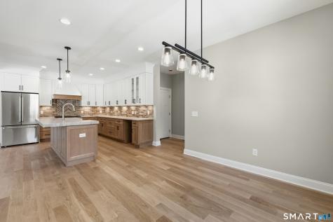 42 Holcomb Street Simsbury CT 06070