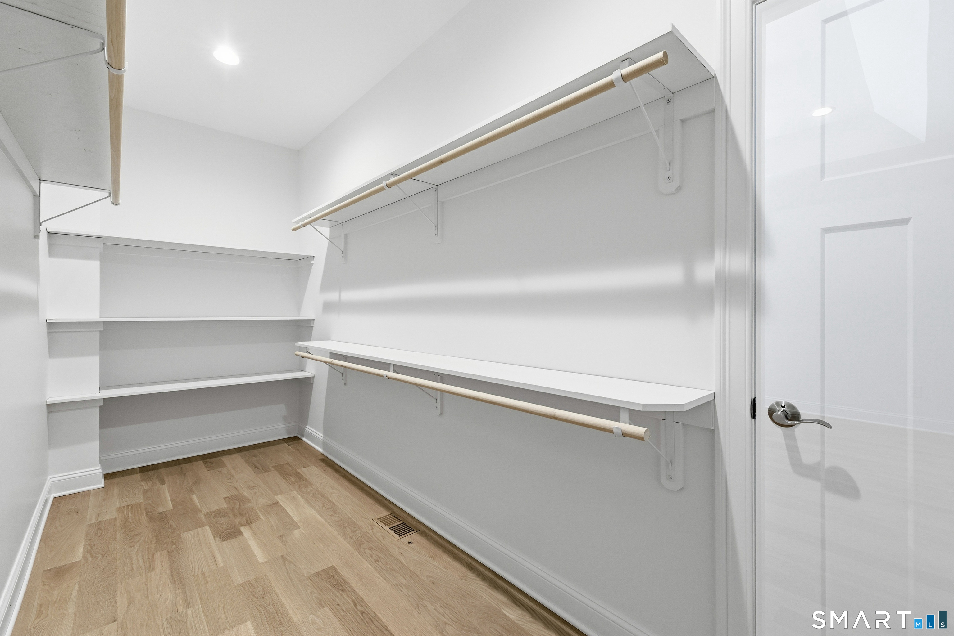 42 Holcomb Street Simsbury CT 06070