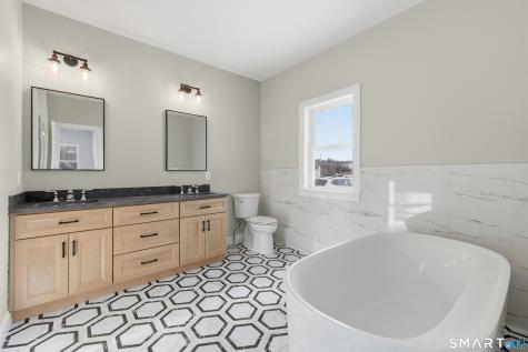 42 Holcomb Street Simsbury CT 06070