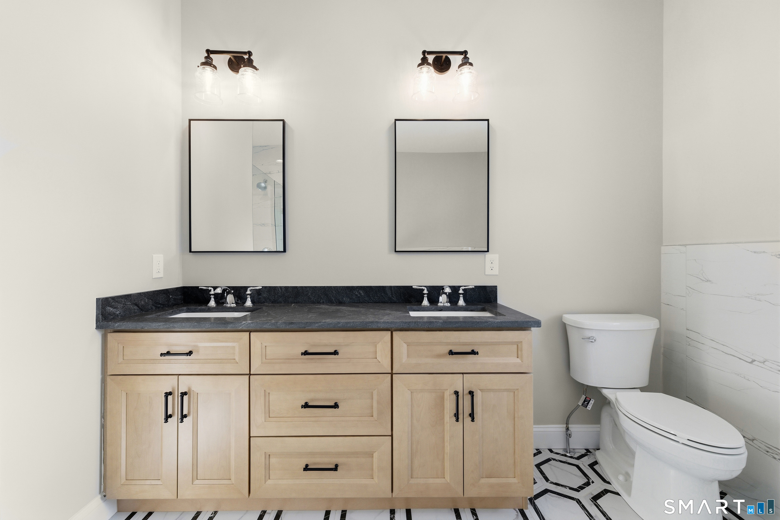 42 Holcomb Street Simsbury CT 06070