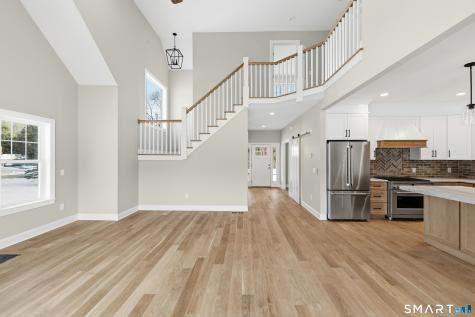 42 Holcomb Street Simsbury CT 06070