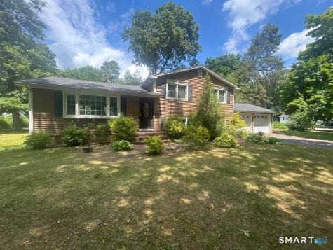 21 Larson Drive North Haven CT 06473