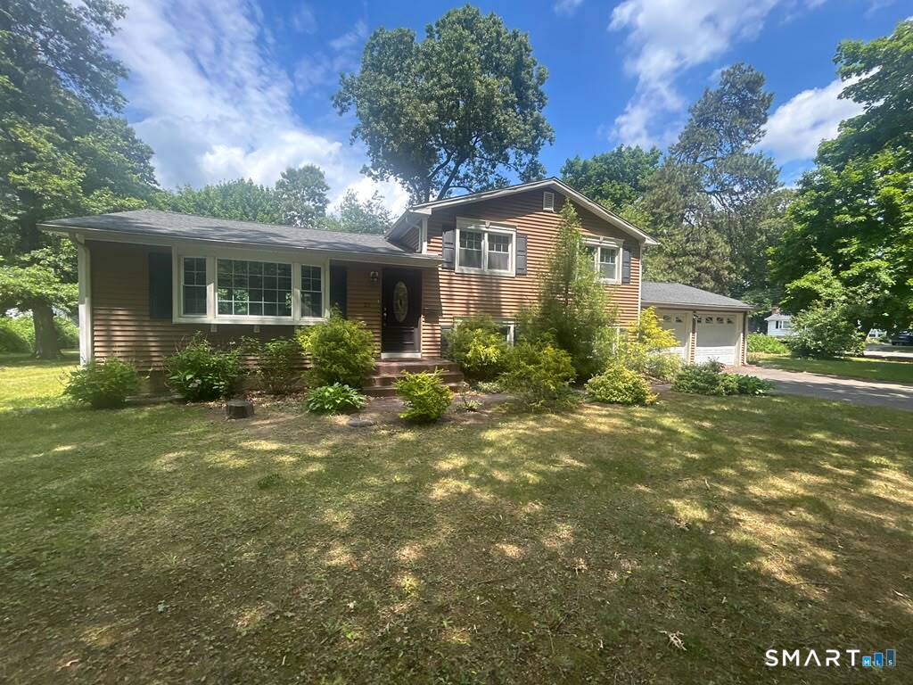 21 Larson Drive North Haven CT 06473