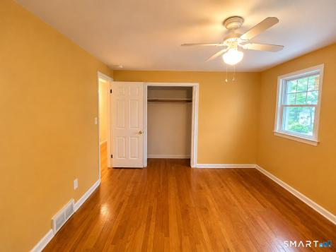 21 Larson Drive North Haven CT 06473