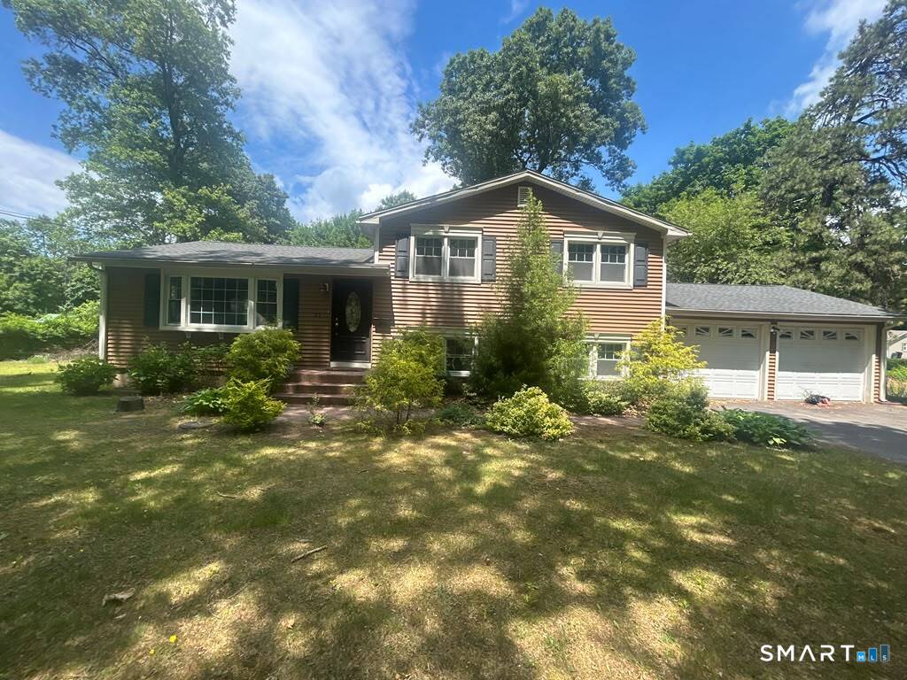 21 Larson Drive North Haven CT 06473