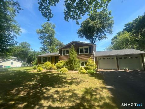 21 Larson Drive North Haven CT 06473