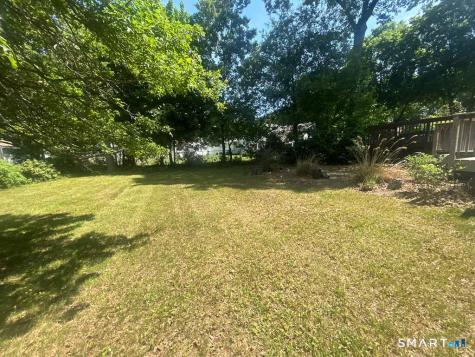 21 Larson Drive North Haven CT 06473