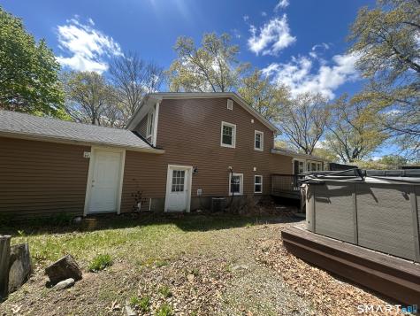 21 Larson Drive North Haven CT 06473