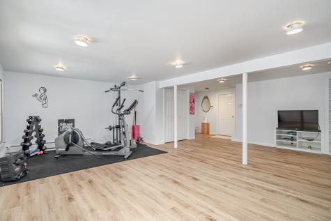 20 Laura Drive Danbury CT 06811