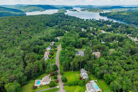 20 Laura Drive Danbury CT 06811